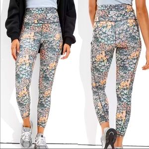 NWOT American Eagle /Aerie Ditzy Floral Pocket Leggings